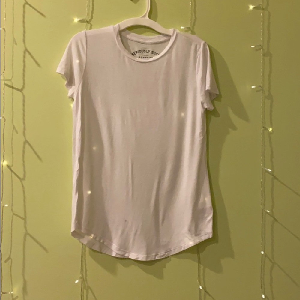 Plain white tee INSANELY SOFT